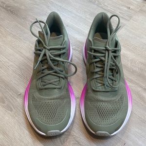 Lululemon Blissfeel women’s running shoes size 9.5 EUC
